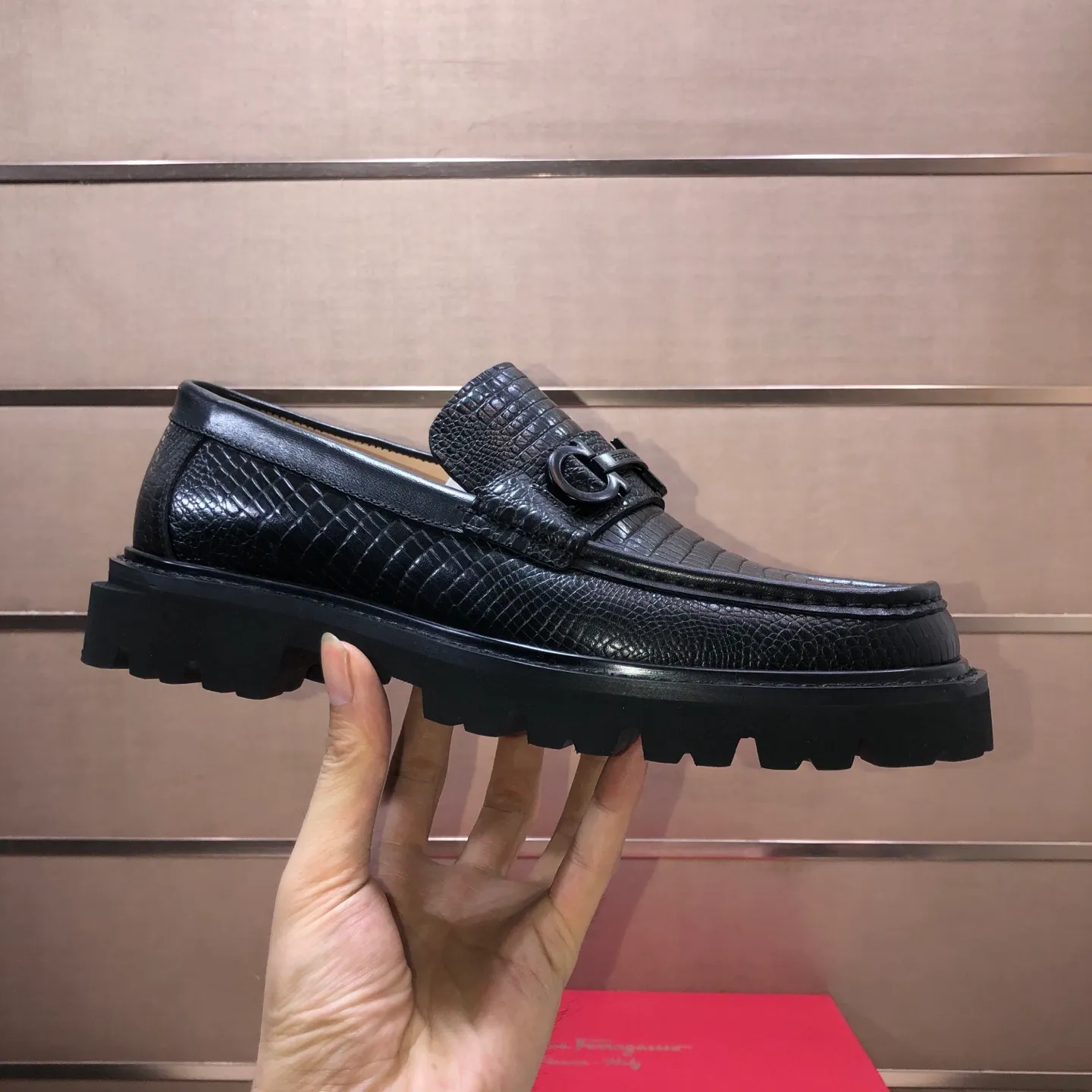 Men's shoes 💰680💰[Ferragamo/Ferragamo] The latest model in the counter. Original imported high-quality cowhide with open sides + imported 🐂 water-dyed cowhide lining + original luxury metal buckle + original combined outsole. No pressure for comparison. 39–45 (45 is custom-made and cannot be returned or exchanged)